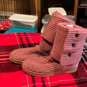 EUC beautiful mauve colored knit UGGS